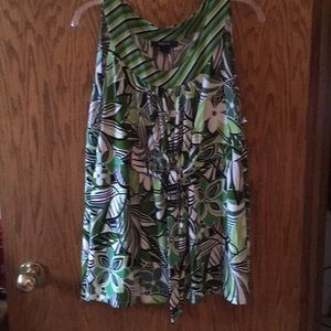 Comfortable top with tie front, bright colors.